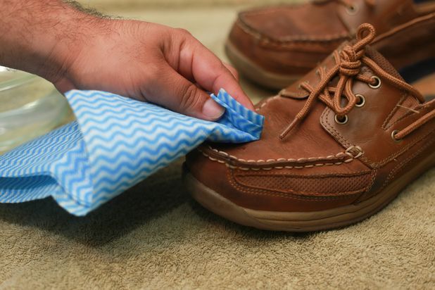How to clean sperrys